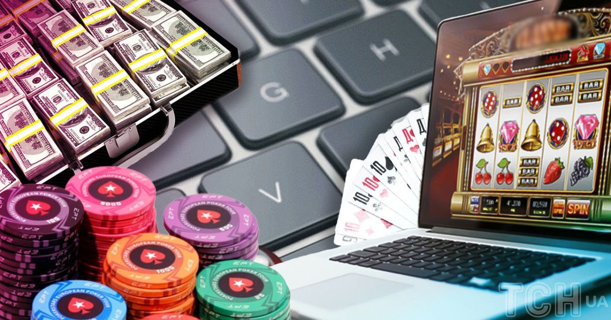 Experience Luxury and Entertainment at The High Roller Casino & Experience Luxury and Entertainment at The High Roller Casino &