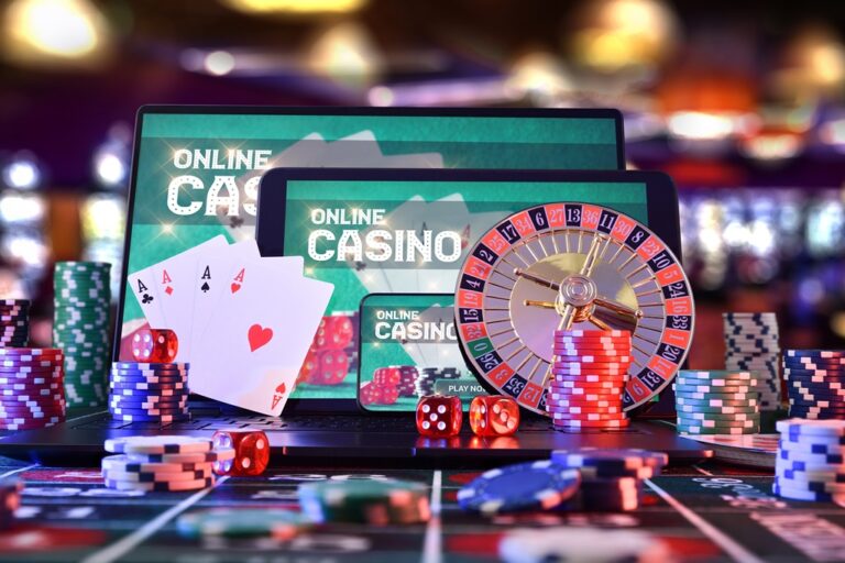 Experience Luxury and Entertainment at The High Roller Casino & Experience Luxury and Entertainment at The High Roller Casino &
